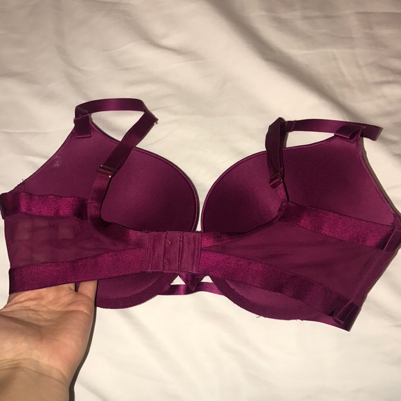 Victoria's Secret very sexy push-up bra! - Picture 2 of 3